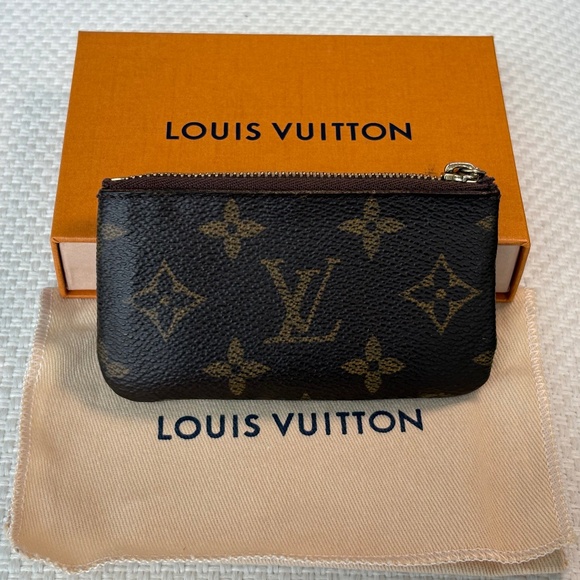 LOUIS VUITTON KEY POUCH - USED - Picture 1 of 6